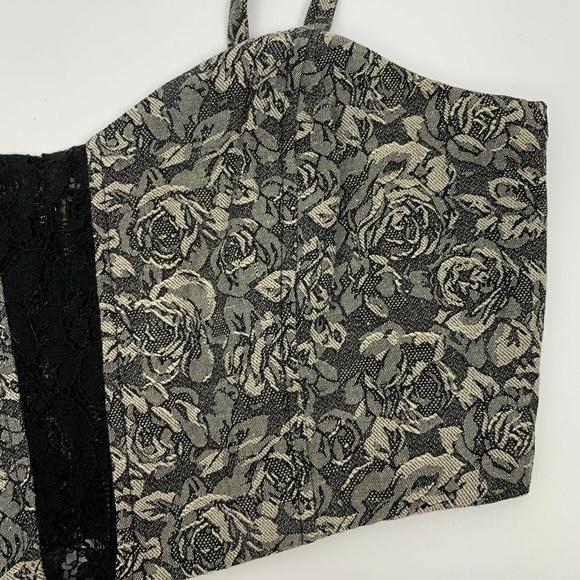 Urban Outfitters Pins & Needles Top Women Medium Black Floral Cropped Jacquard - Picture 3 of 10